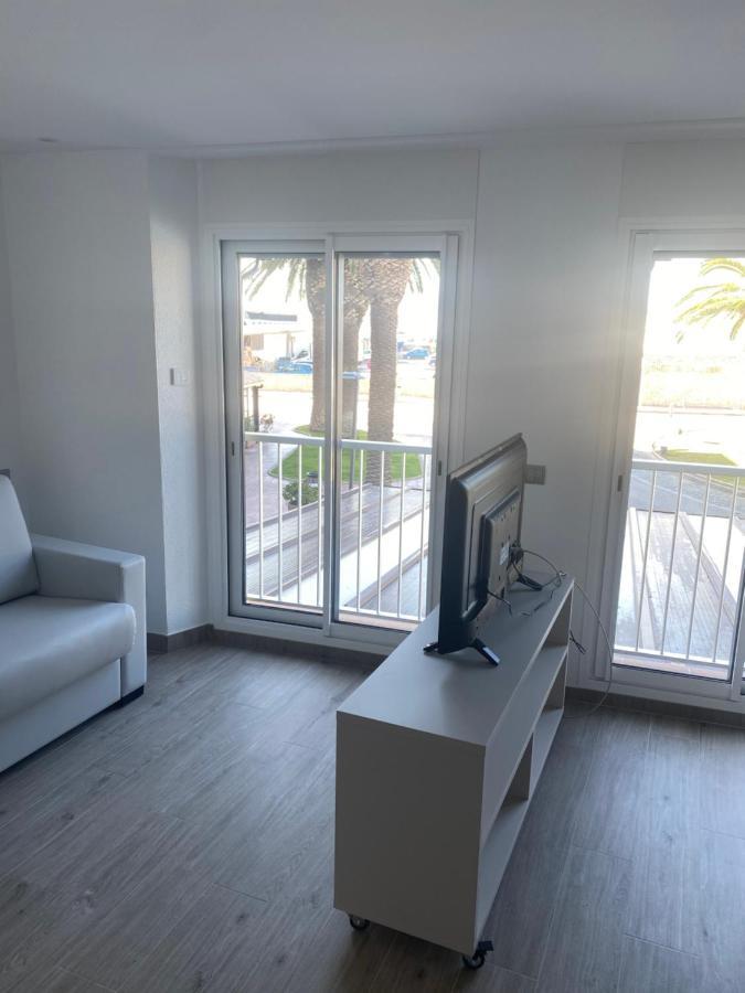 Loft Amb Vistes Al Mar By Apartaments La Catifa Palamos Bagian luar foto
