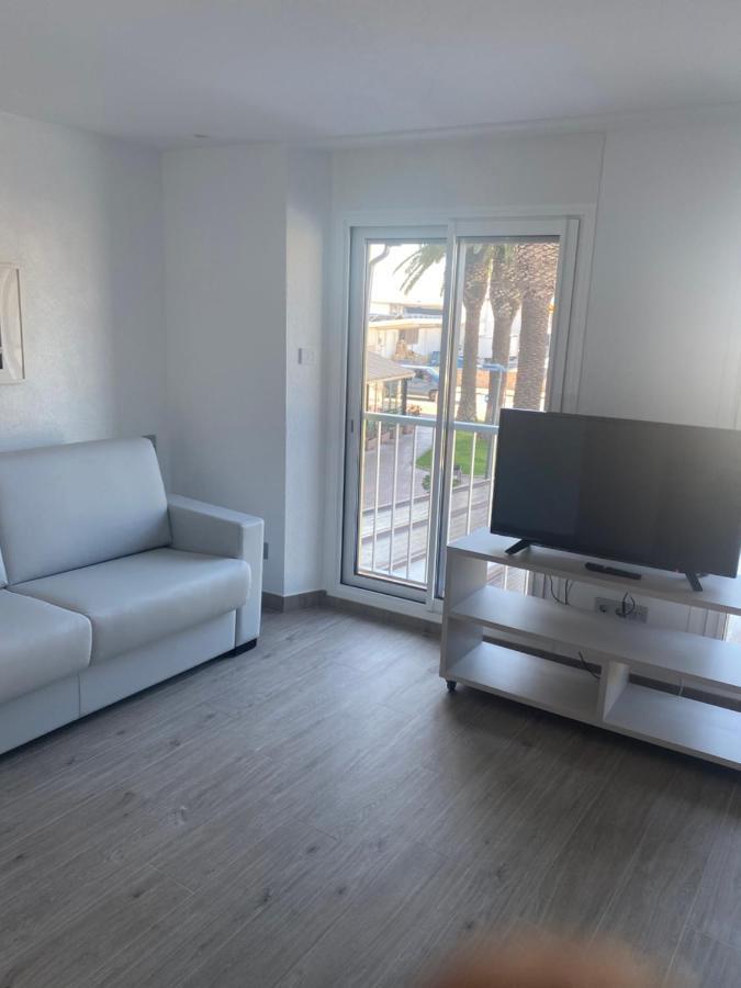 Loft Amb Vistes Al Mar By Apartaments La Catifa Palamos Bagian luar foto